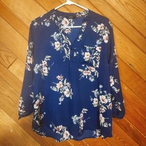 Lydelle dark blue floral blouse size medium